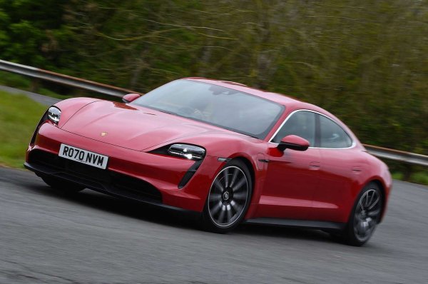 Porsche Taycan е един от най-добрите електрически автомобили в продажба днес, предлагащ изпепеляващо темпо в изискан пакет. Taycan Battery Performance Plus е най-добрият избор, ако пробегът е истински проблем, тъй като 93,4kWh EV гарантират над 500 км. Може да презаредите батерията от 10-80% за около 20 минути. 

Неговите нива на управление и сцепление са ненадминати, с ниския център на тежестта на Taycan и минималното накланяне  носят удоволствие при завои. Мощността също е впечатляваща; дори и базовите автомобили получават 400 коня. И ако това не е достатъчно, има Turbo S модел със 750 коня.

Отвътре Taycan изглежда много луксозен и изискан, с плюшени метали и мека на допир кожа, използвани навсякъде. 

Инфоразвлекателната система също е добра. Намира се модел от 2020 г. с 93,4kWh батерия (Performance Plus) на около 35 000 километра за 70 бона в евро. 
